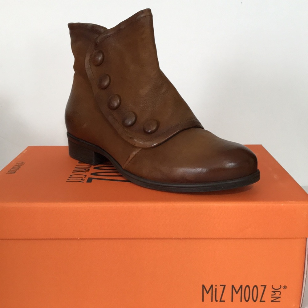 Miz Mooz Spring Leather Button Ankle Boots size 9